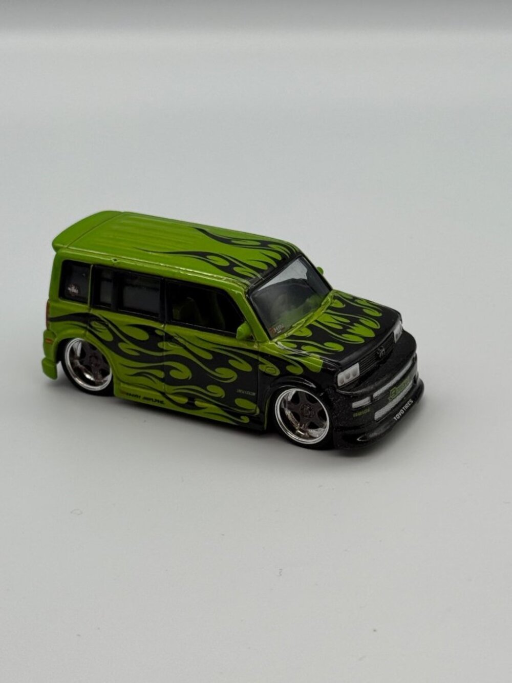 2004 Hot Wheels Toyota Scion XB 3" Toy Car Lime Green w Flames - Rare 1:50 G8198
